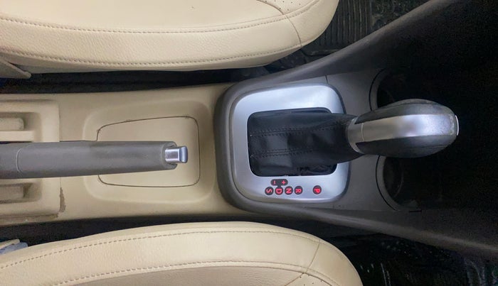 2017 Volkswagen Vento HIGHLINE PETROL AT, Petrol, Automatic, 84,972 km, Gear Lever