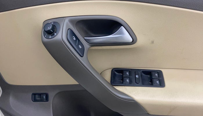 2017 Volkswagen Vento HIGHLINE PETROL AT, Petrol, Automatic, 84,972 km, Driver Side Door Panels Control