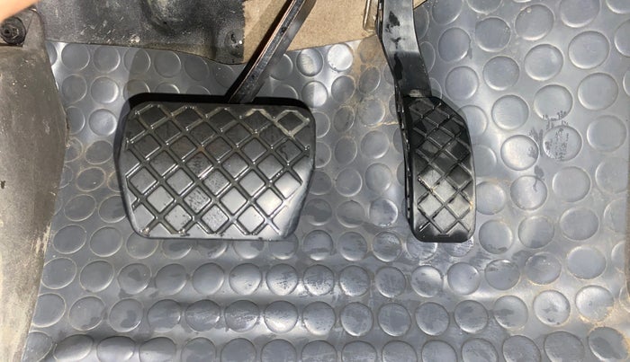 2017 Volkswagen Vento HIGHLINE PETROL AT, Petrol, Automatic, 84,972 km, Pedals