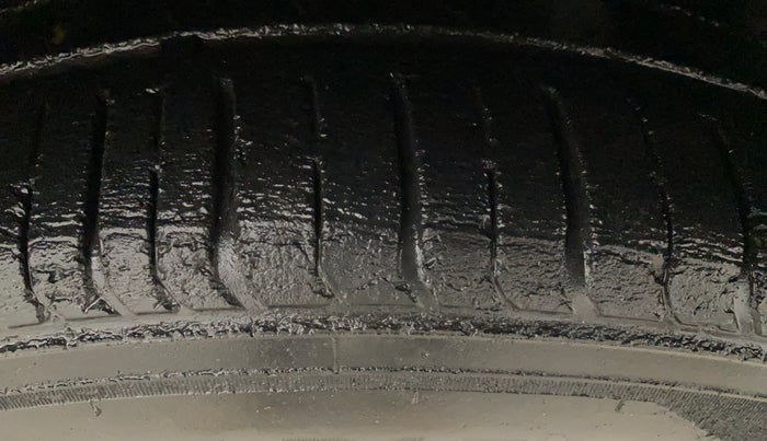 2021 Renault TRIBER RXZ AMT, Petrol, Automatic, 79,688 km, Right Front Tyre Tread