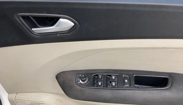 2021 Renault TRIBER RXZ AMT, Petrol, Automatic, 79,688 km, Driver Side Door Panels Control