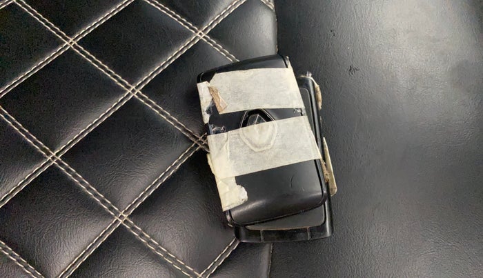 2021 Renault TRIBER RXZ AMT, Petrol, Automatic, 79,688 km, Key Close Up