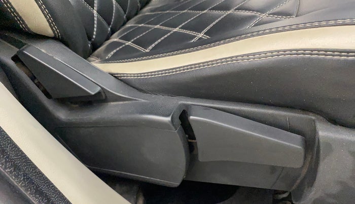 2021 Renault TRIBER RXZ AMT, Petrol, Automatic, 79,688 km, Driver Side Adjustment Panel