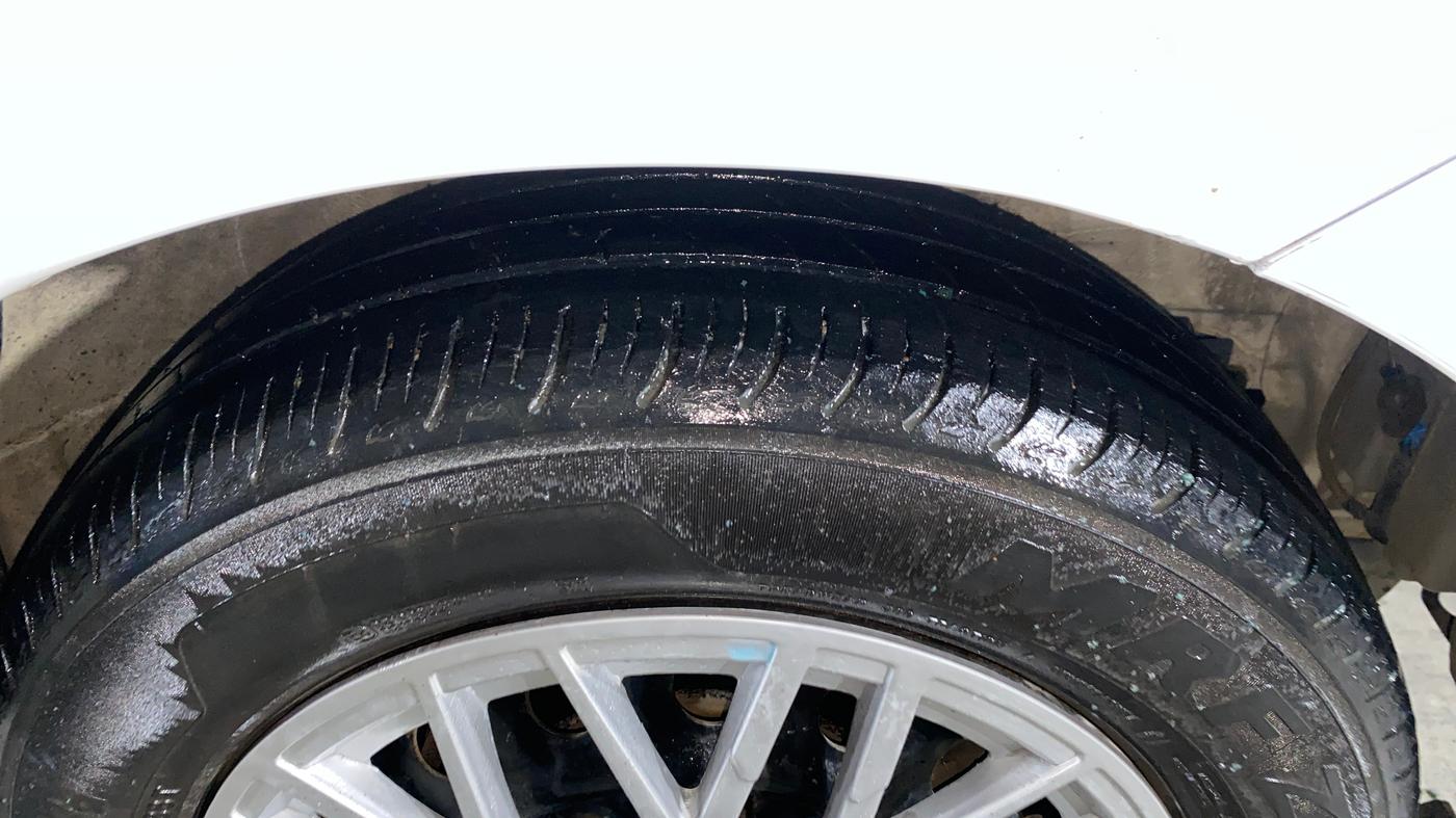 2017 Maruti Ertiga VXI, Petrol, Manual, 74,306 km, Right Front Tyre Tread