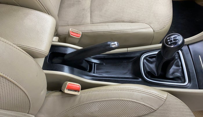 2015 Maruti Ciaz ZXI, Petrol, Manual, 44,028 km, Gear Lever