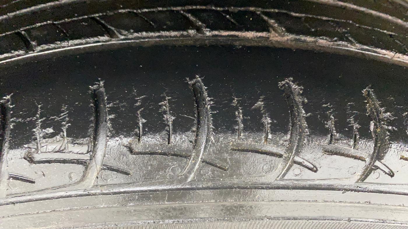 2015 Maruti Ciaz ZXI, Petrol, Manual, 44,028 km, Left Front Tyre Tread