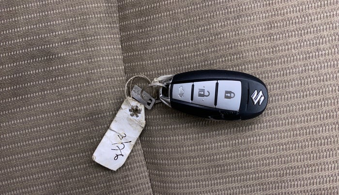 2015 Maruti Ciaz ZXI, Petrol, Manual, 44,028 km, Key Close Up