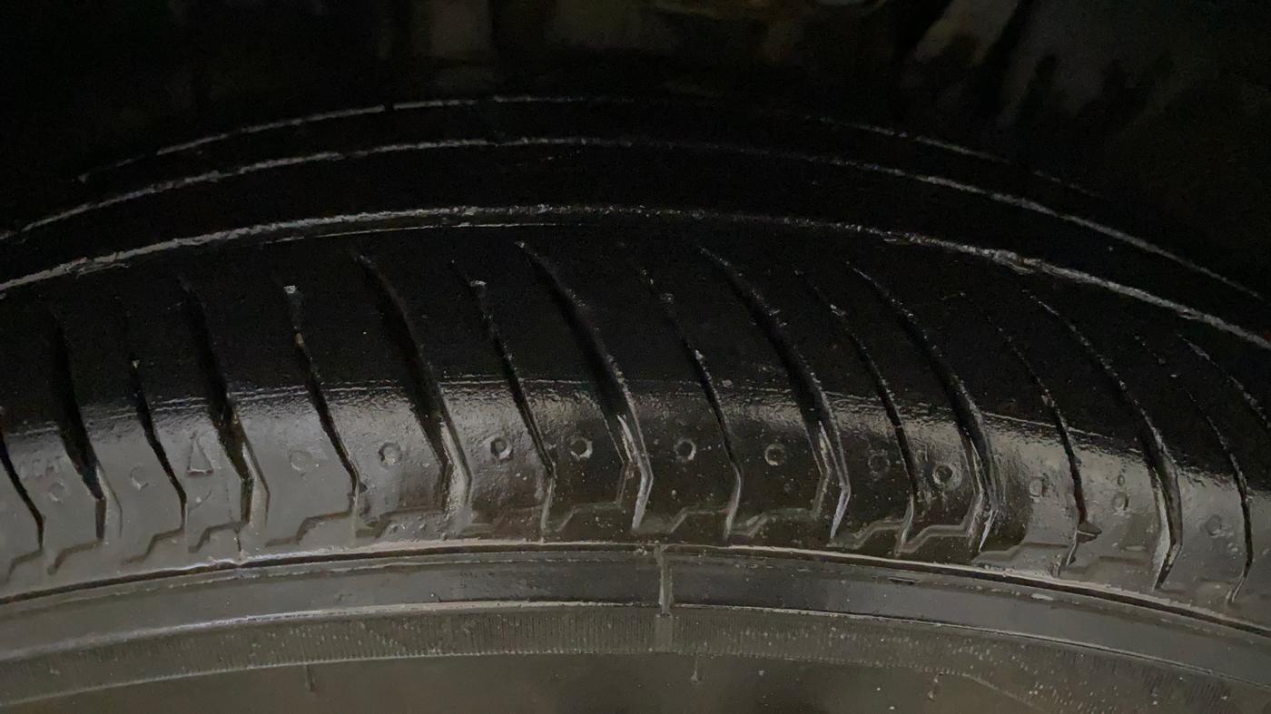 2022 Nissan MAGNITE XE, Petrol, Manual, 69,449 km, Left Front Tyre Tread
