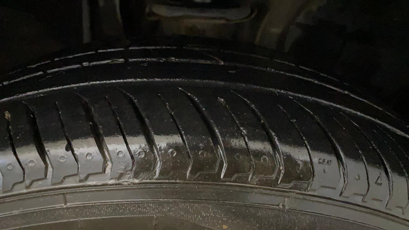 2022 Nissan MAGNITE XE, Petrol, Manual, 69,449 km, Right Front Tyre Tread