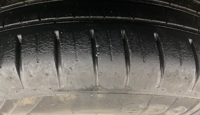 2020 Maruti Baleno ZETA PETROL 1.2, Petrol, Manual, 32,415 km, Right Rear Tyre Tread