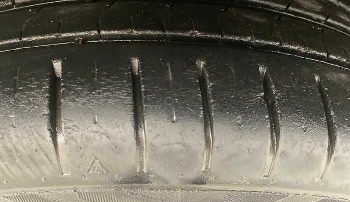 2020 Maruti Baleno ZETA PETROL 1.2, Petrol, Manual, 32,415 km, Left Front Tyre Tread