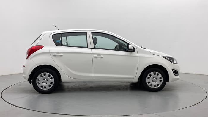 2014 Hyundai i20 MAGNA O 1.2, Petrol, Manual, 30,927 km, Right Side View