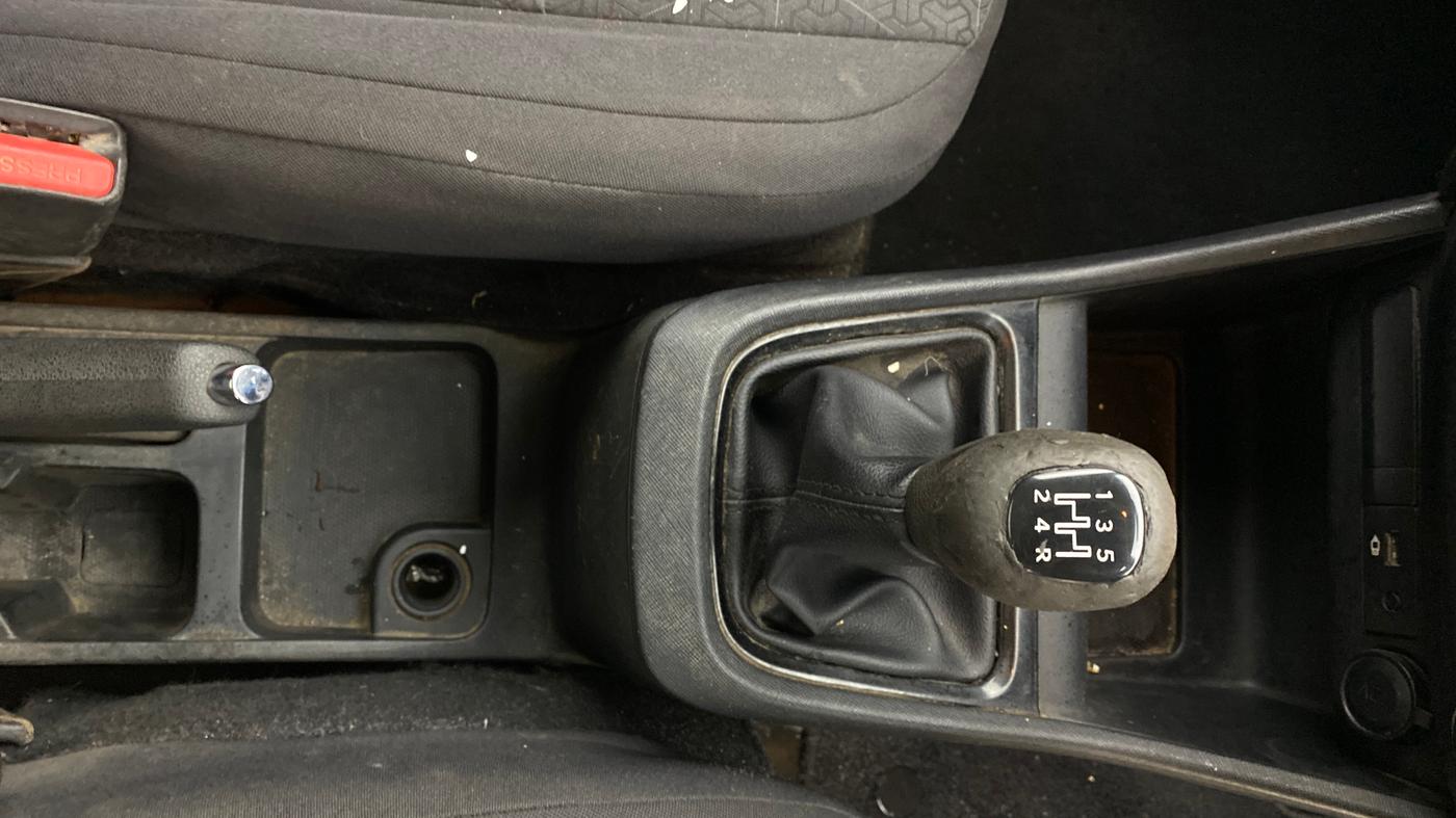 2023 Tata PUNCH ADVENTURE MT, Petrol, Manual, 56,663 km, Gear Lever
