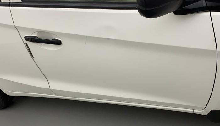 2015 Honda Brio E MT, Petrol, Manual, 42,970 km, Driver-side door - Minor scratches