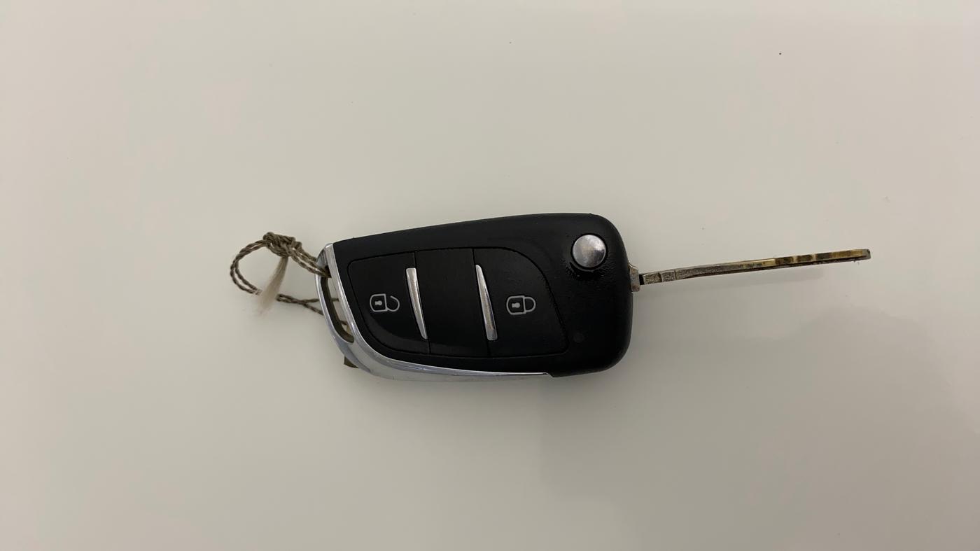 2020 Hyundai NEW SANTRO SPORTZ MT, Petrol, Manual, 83,781 km, Key Close Up