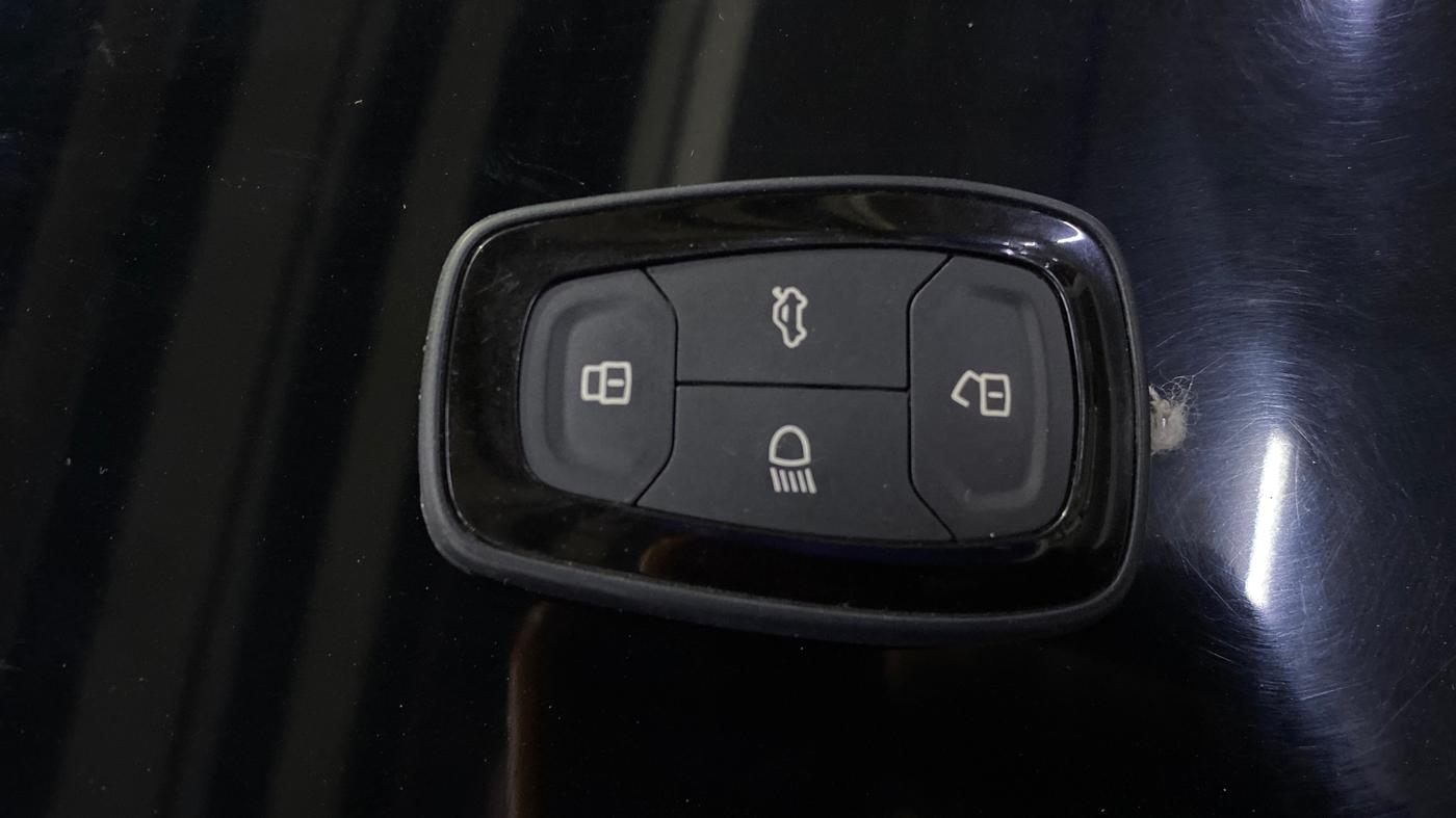2022 Tata ALTROZ XZA PLUS DARK EDTION, Petrol, Automatic, 10,933 km, Key Close Up