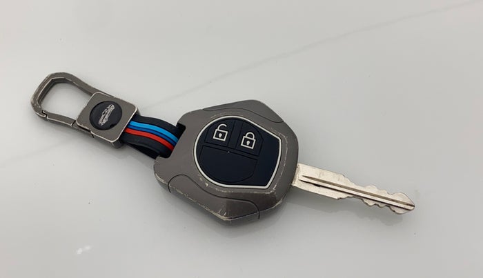 2023 Maruti Baleno DELTA 1.2 AGS, Petrol, Automatic, 54,805 km, Key Close Up