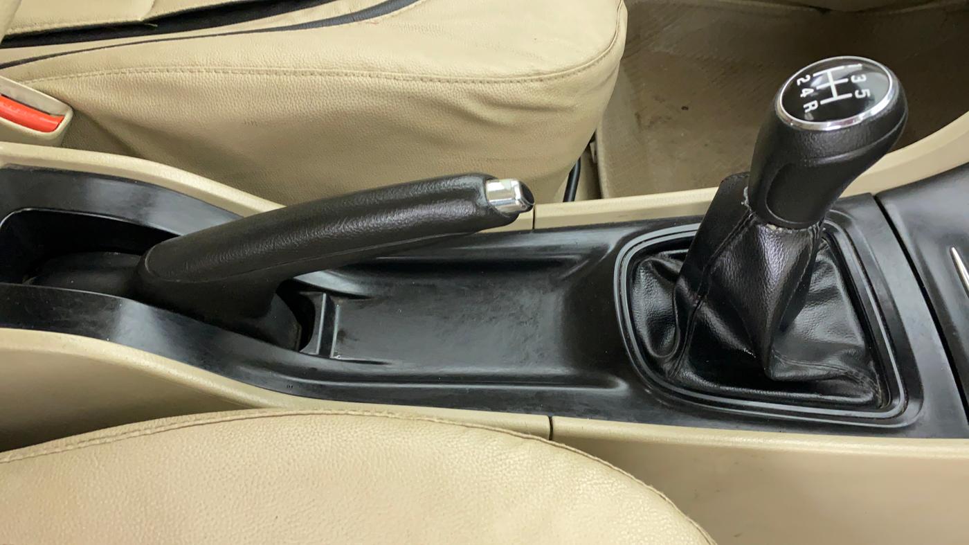2014 Maruti Ciaz VXI, Petrol, Manual, 66,665 km, Gear Lever