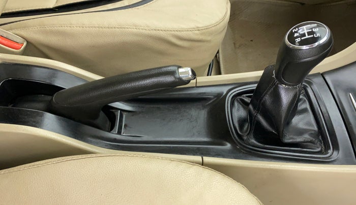 2014 Maruti Ciaz VXI, Petrol, Manual, 66,665 km, Gear Lever