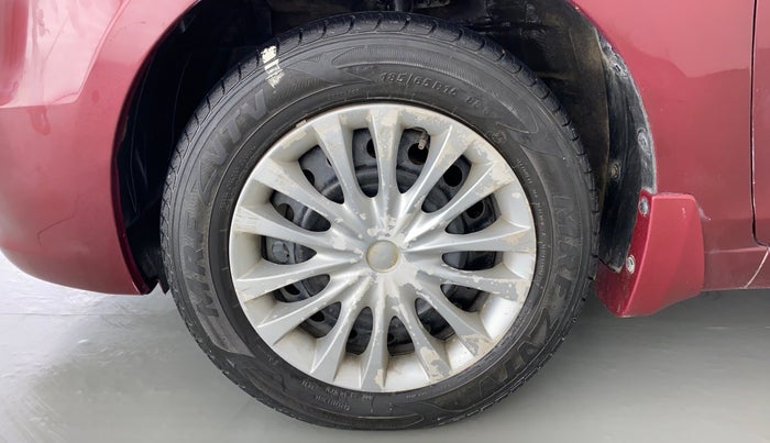 2014 Maruti Ciaz VXI, Petrol, Manual, 66,665 km, Left Front Wheel