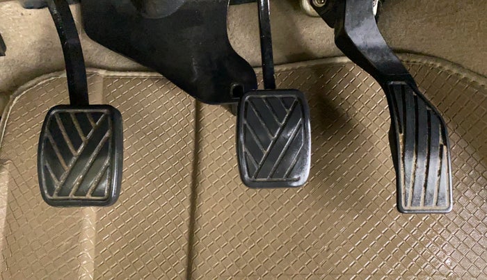 2014 Maruti Ciaz VXI, Petrol, Manual, 66,665 km, Pedals