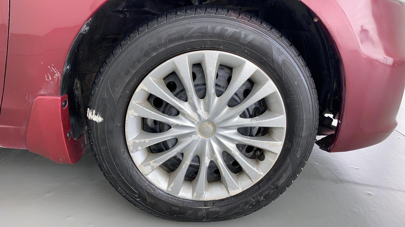 2014 Maruti Ciaz VXI, Petrol, Manual, 66,665 km, Right Front Wheel