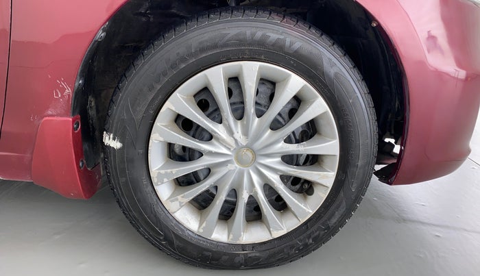 2014 Maruti Ciaz VXI, Petrol, Manual, 66,665 km, Right Front Wheel