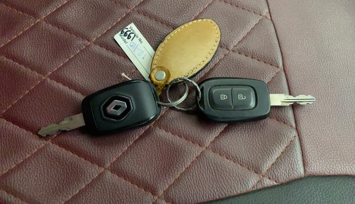 2018 Renault Duster RXS PETROL, Petrol, Manual, 40,570 km, Key Close Up