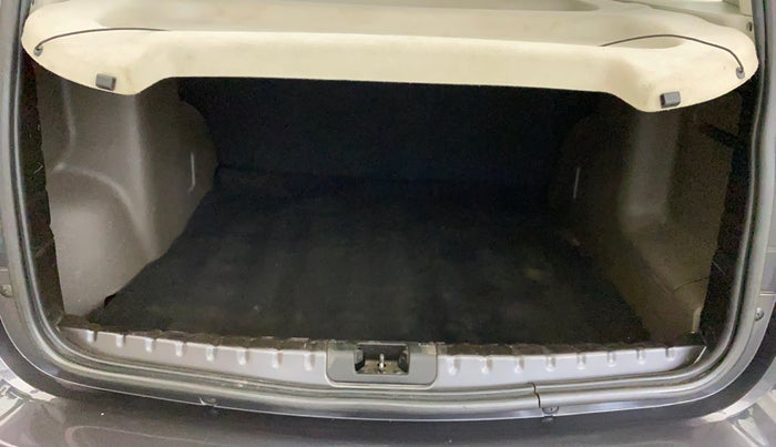 2018 Renault Duster RXS PETROL, Petrol, Manual, 40,570 km, Boot Inside