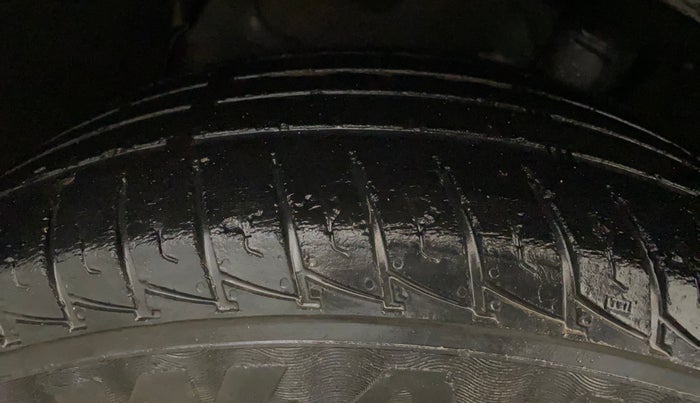 2018 Renault Duster RXS PETROL, Petrol, Manual, 40,570 km, Left Front Tyre Tread