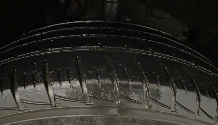2018 Renault Duster RXS PETROL, Petrol, Manual, 40,570 km, Right Front Tyre Tread