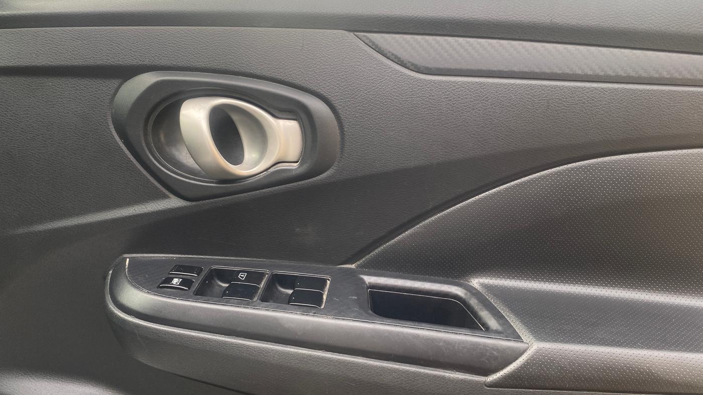 2018 Datsun Go A, Petrol, Manual, 88,316 km, Driver Side Door Panels Control