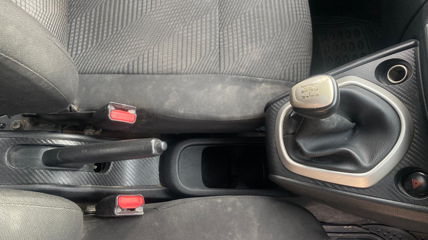 2018 Datsun Go A, Petrol, Manual, 88,316 km, Gear Lever