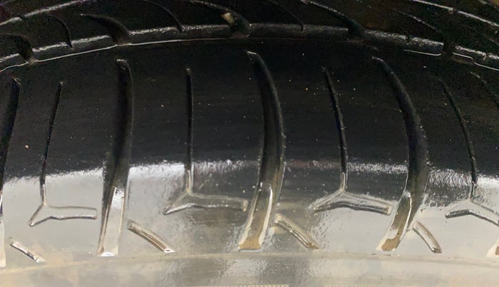 2020 Skoda Rapid AMBITION 1.5 TDI, Diesel, Manual, 69,995 km, Left Front Tyre Tread