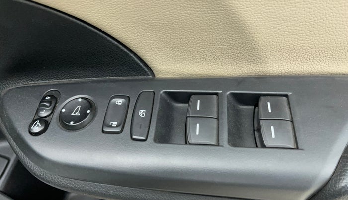 2019 Honda Civic 1.8L I-VTEC ZX CVT, Petrol, Automatic, 42,015 km, Driver Side Door Panels Control