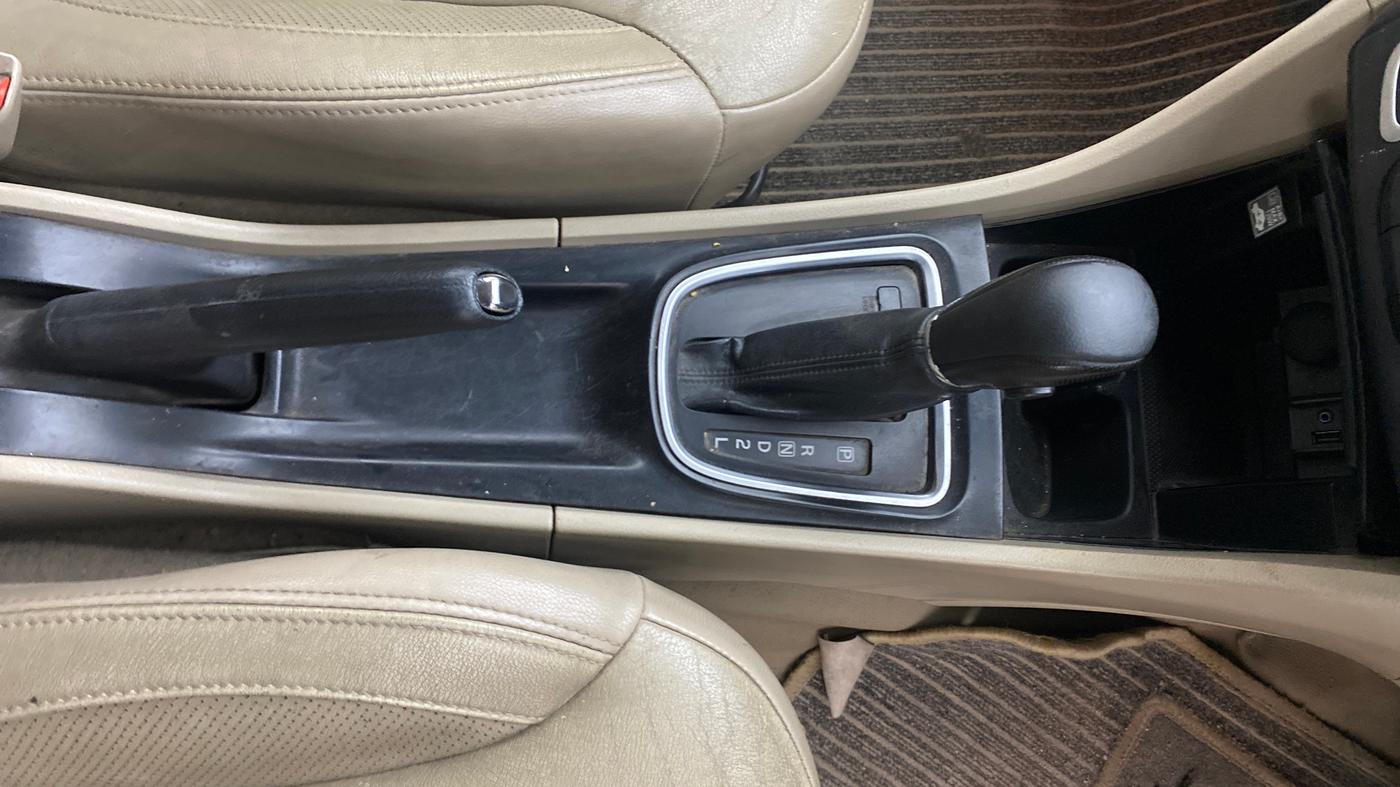 2018 Maruti Ciaz ALPHA  AT 1.5 SHVS PETROL, Petrol, Automatic, 81,561 km, Gear Lever