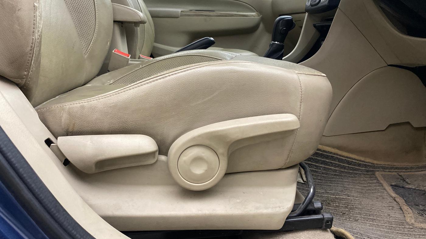 2018 Maruti Ciaz ALPHA  AT 1.5 SHVS PETROL, Petrol, Automatic, 81,561 km, Driver Side Adjustment Panel