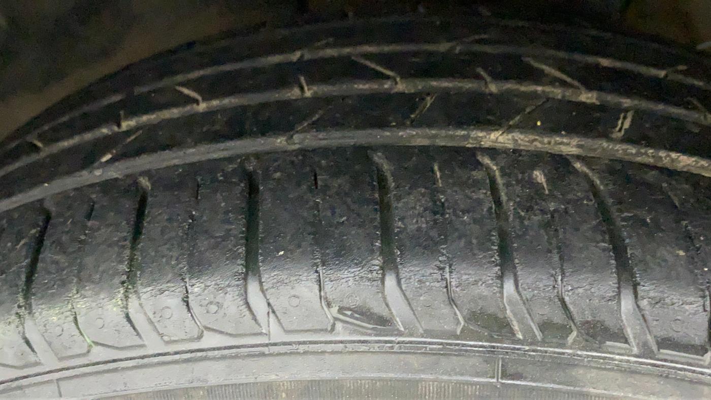 2019 Hyundai VENUE SX PLUS 1.0 TURBO DCT, Petrol, Automatic, 23,765 km, Left Front Tyre Tread