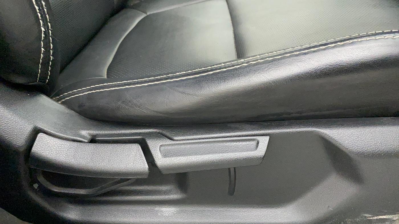 2019 Hyundai VENUE SX PLUS 1.0 TURBO DCT, Petrol, Automatic, 23,765 km, Driver Side Adjustment Panel