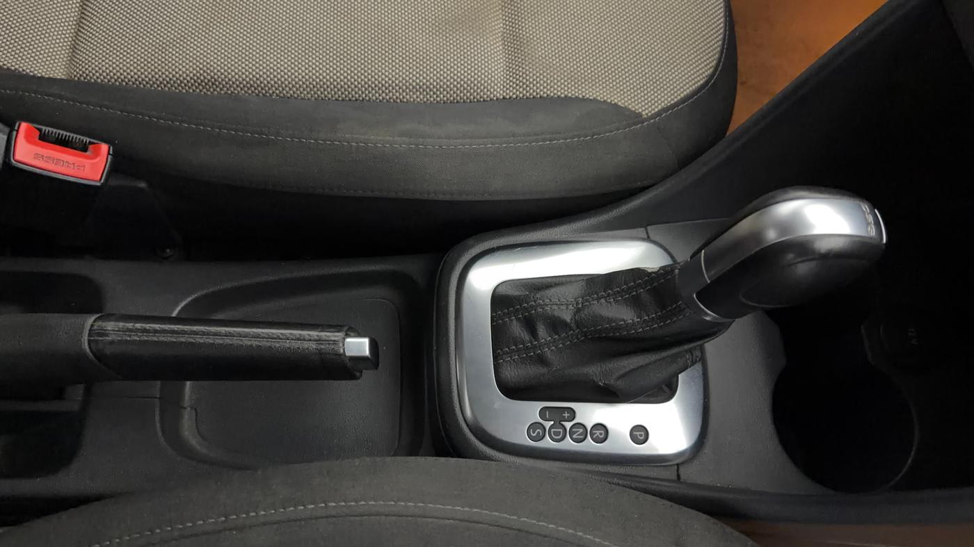 2014 Volkswagen Polo GT TSI AT, Petrol, Automatic, 96,653 km, Gear Lever