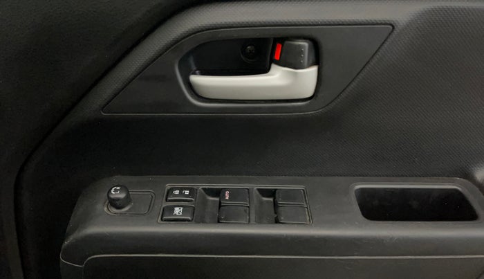 2021 Maruti New Wagon-R VXI (O) 1.0, Petrol, Manual, 26,091 km, Driver Side Door Panels Control