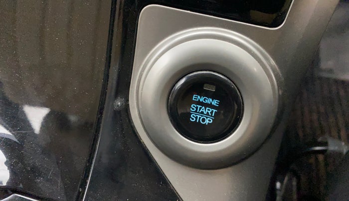 2020 Mahindra XUV500 W9, Diesel, Manual, 78,213 km, Keyless Start/ Stop Button