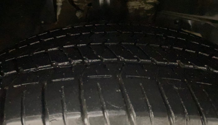 2020 Mahindra XUV500 W9, Diesel, Manual, 78,213 km, Right Front Tyre Tread