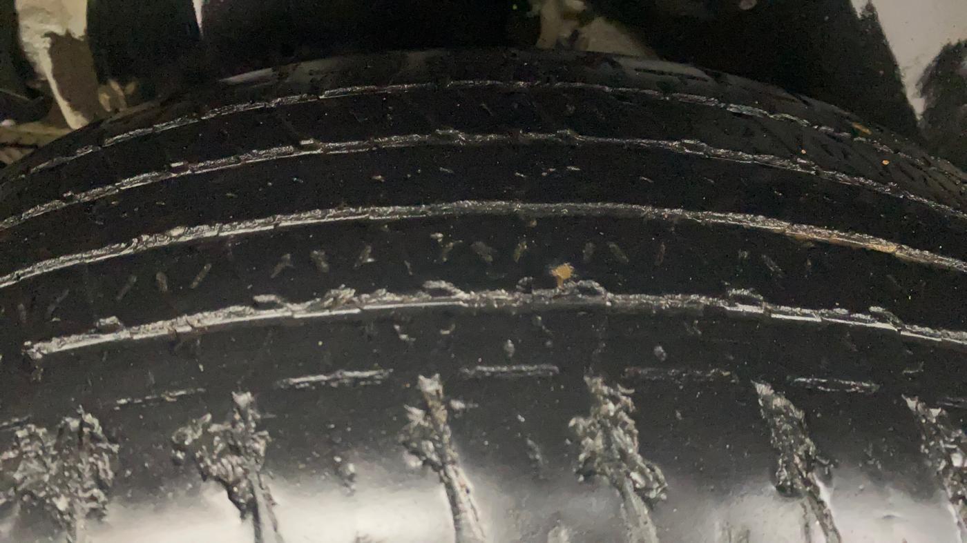 2020 Mahindra XUV500 W9, Diesel, Manual, 78,213 km, Right Rear Tyre Tread