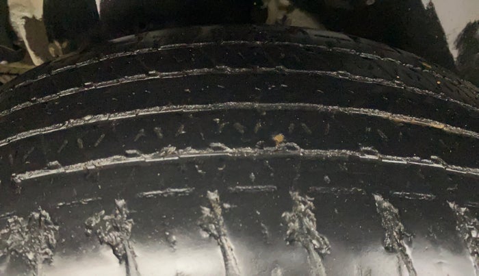 2020 Mahindra XUV500 W9, Diesel, Manual, 78,213 km, Right Rear Tyre Tread