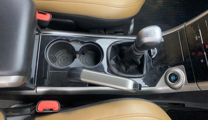 2020 Mahindra XUV500 W9, Diesel, Manual, 78,213 km, Gear Lever