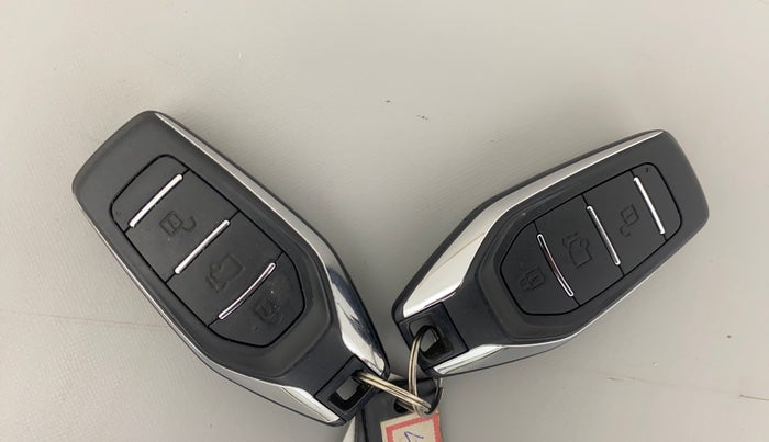 2020 Mahindra XUV500 W9, Diesel, Manual, 78,213 km, Key Close Up