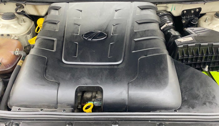 2020 Mahindra XUV500 W9, Diesel, Manual, 78,213 km, Engine View