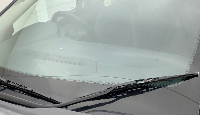 2019 Tata NEXON XM DIESEL, Diesel, Manual, 60,612 km, Front windshield - Minor spot on windshield