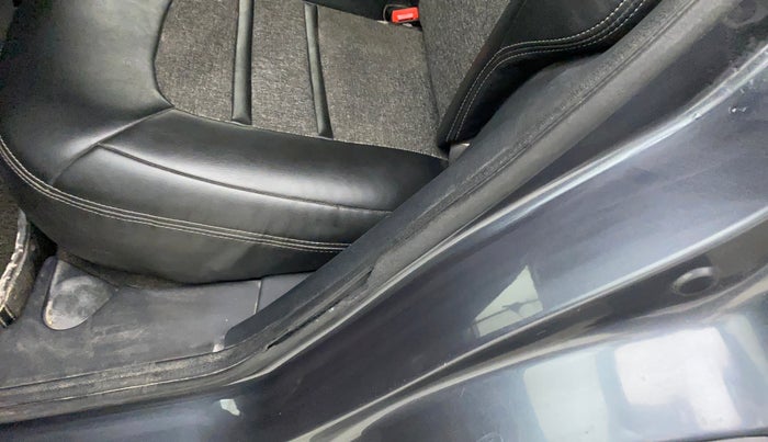 2019 Tata NEXON XM DIESEL, Diesel, Manual, 60,612 km, Rear left door - Beading has minor damage
